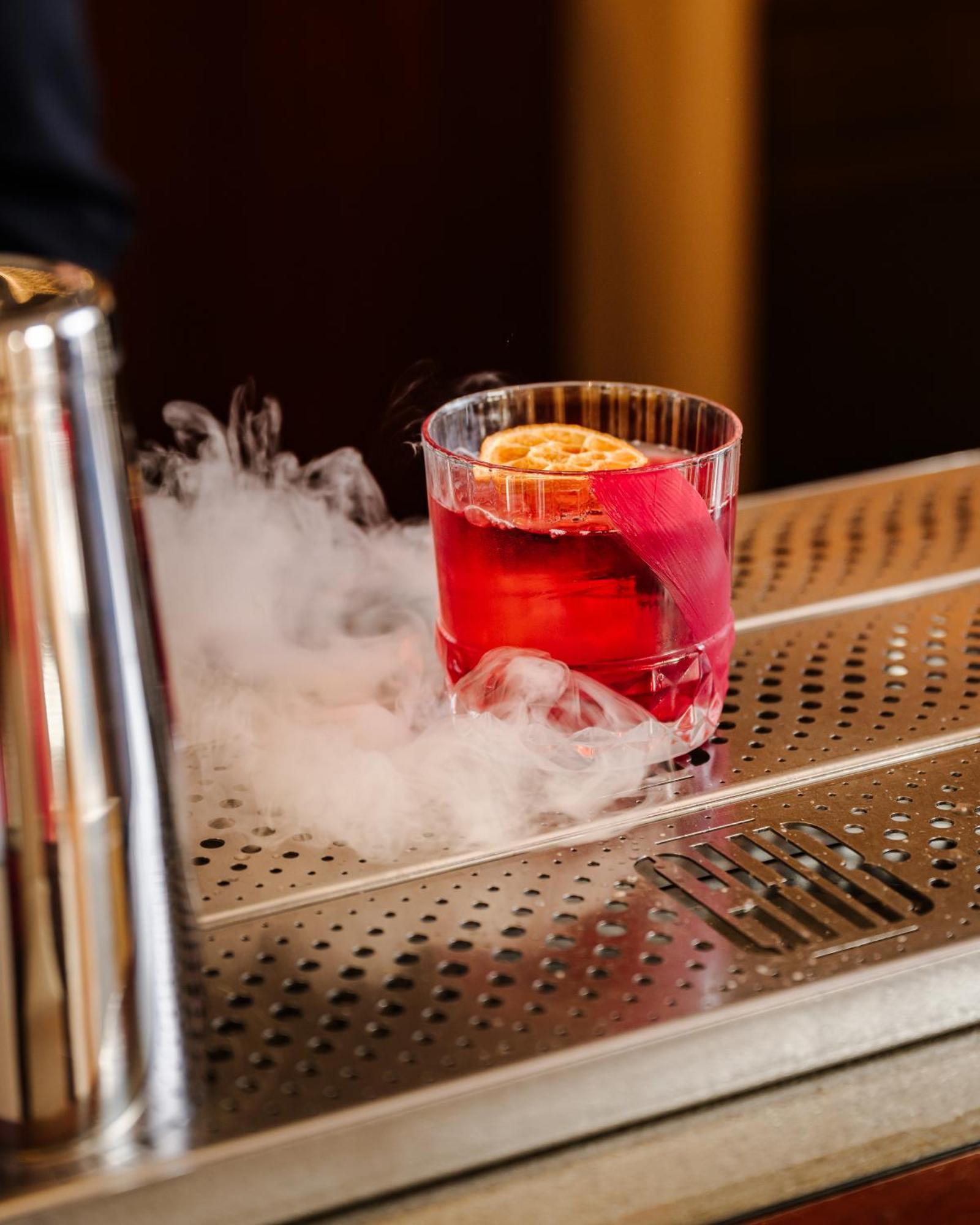 แกรนด์ โฮเทล บริสตอล รีสอร์ต แอนด์ สปา Hotel ราปาลโล ภายนอก รูปภาพ A dry ice cocktail