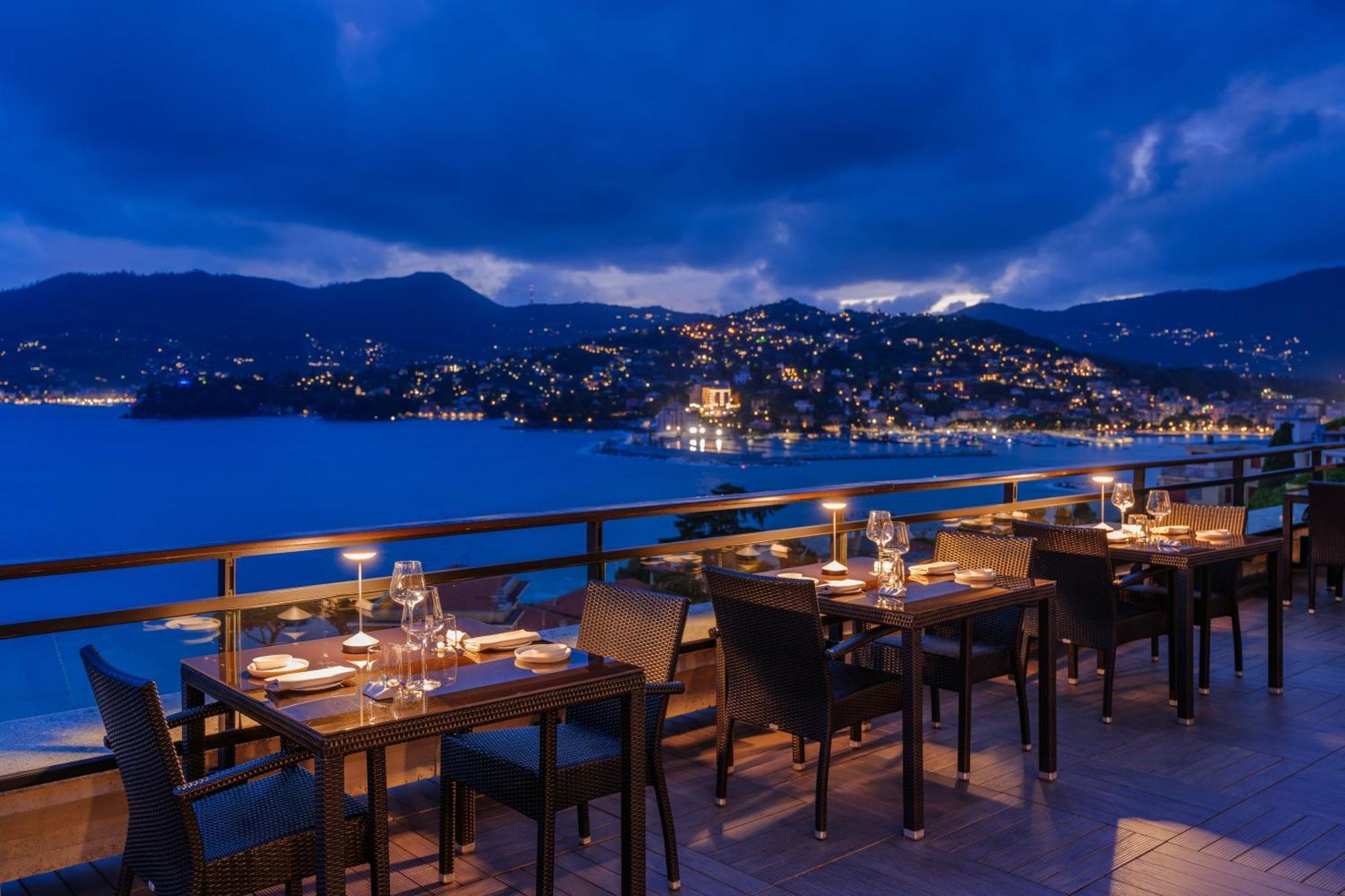 แกรนด์ โฮเทล บริสตอล รีสอร์ต แอนด์ สปา Hotel ราปาลโล ภายนอก รูปภาพ View from the restaurant