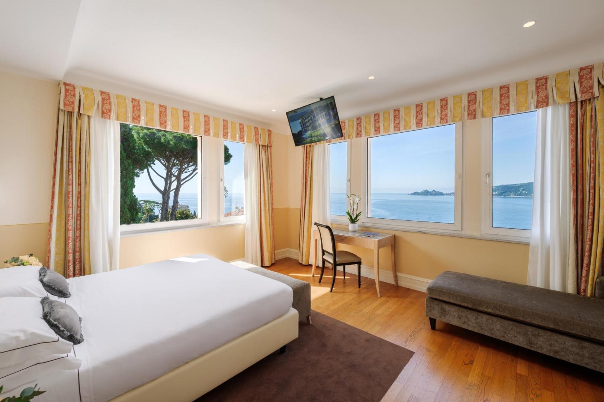 แกรนด์ โฮเทล บริสตอล รีสอร์ต แอนด์ สปา Hotel ราปาลโล ภายนอก รูปภาพ A room at the Hotel Excelsior